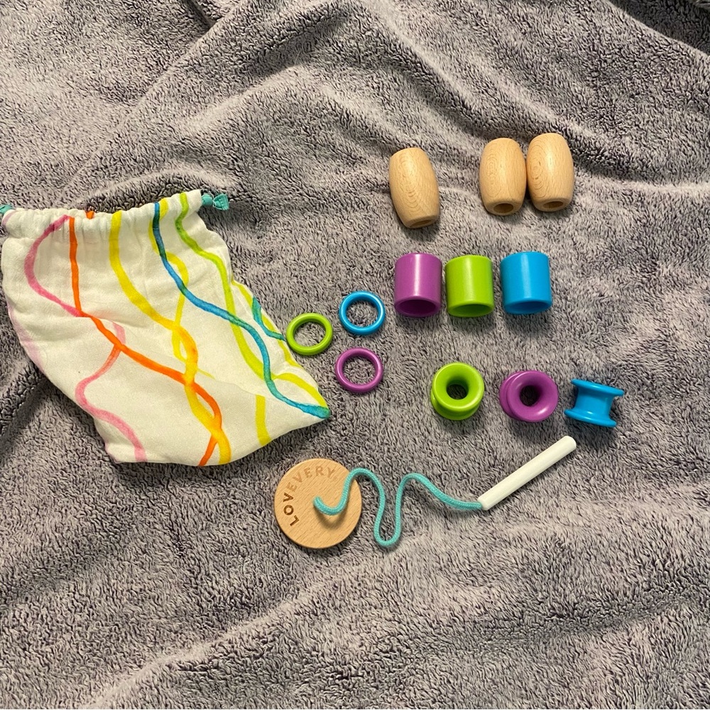 Lovevery Threadable Bead Kit - Picture 3 of 5